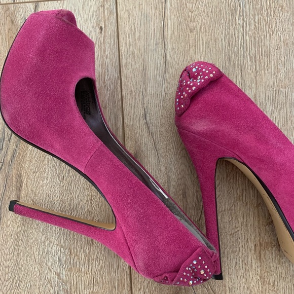 Steve Madden Suede Pink heels - Picture 6 of 8